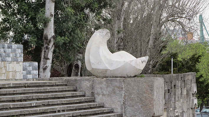 Escultura de Vasco Pereira da Conceição. Cantina Velha